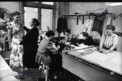 Het Werk in de Katoenindustrie en het Confectiebedrijf